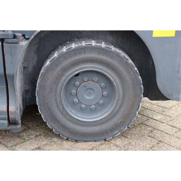 2017 Still R07-25-44471950