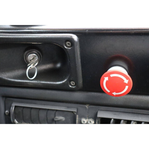 2017 Still R07-25-44471961