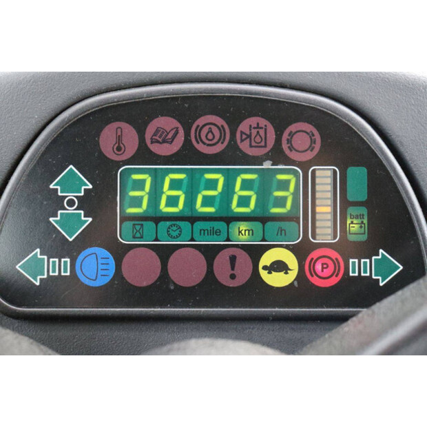 2017 Still R07-25-44471964