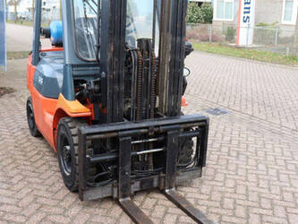 2000-toyota-42-7fgf25-1397406-44472078