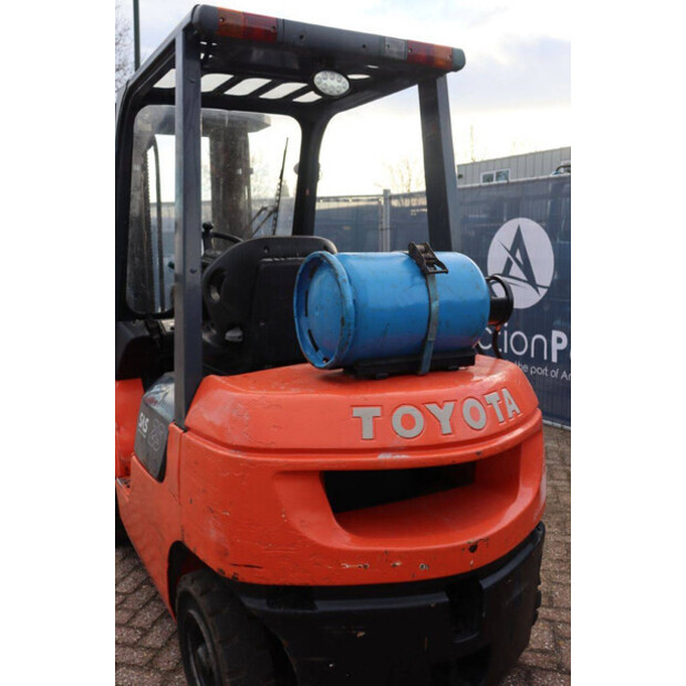 2000 تويوتا 42-7FGF25-44472088