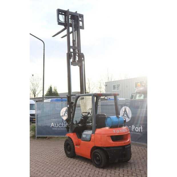 2000 تويوتا 42-7FGF25-44472105