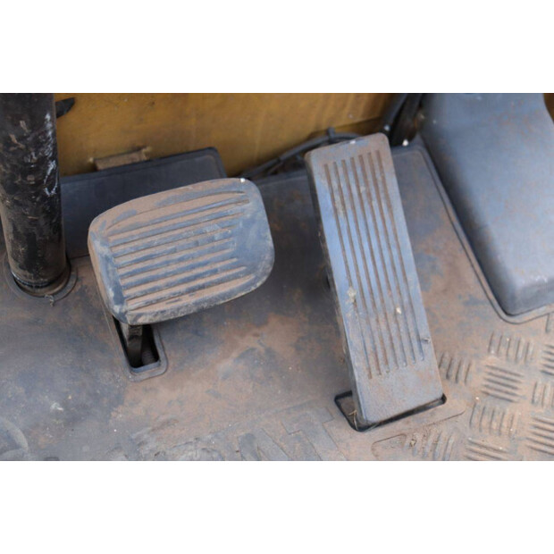 2001 كاتربيلر EP16KT-44472219