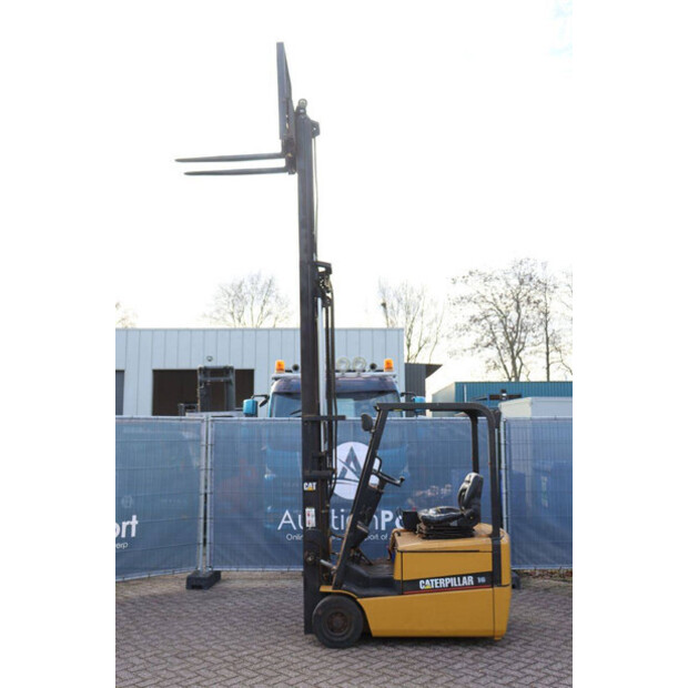 2001 كاتربيلر EP16KT-44472227