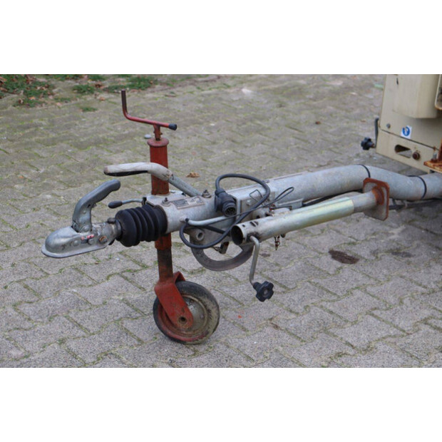 2011 دووسان LT6K-44472421