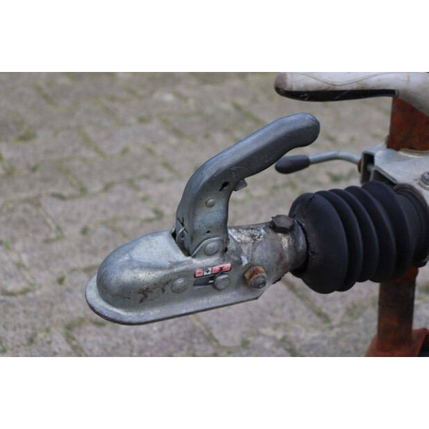 2011 دووسان LT6K-44472422