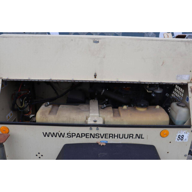 2011 دووسان LT6K-44472430