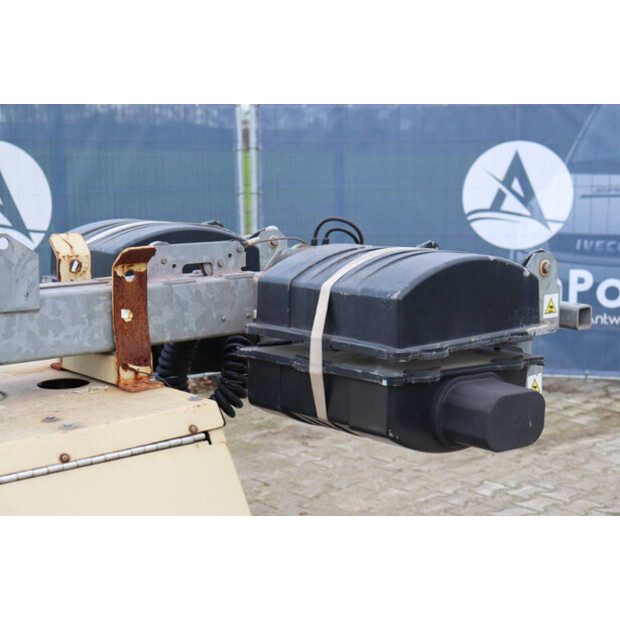 2011 دووسان LT6K-44472438