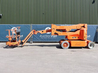 2011-jlg-e400ajpn-1397423-44472619