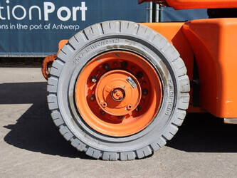 2011-jlg-e400ajpn-1397423-44472631