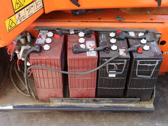 2011-jlg-e400ajpn-1397423-44472634