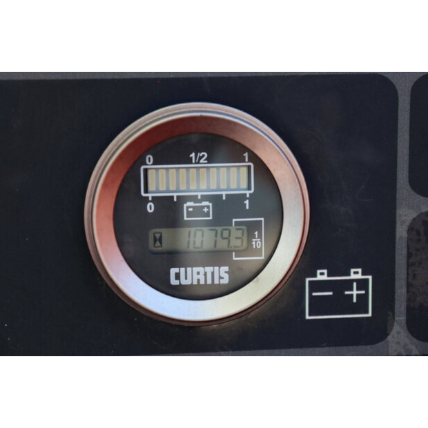 2011 JLG E400AJPN-44472636