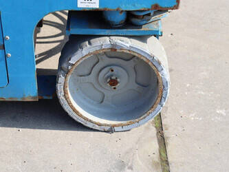 2013-genie-gs4047-1397425-44472678