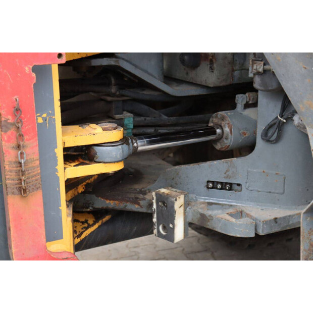 2003 ليبهير L538-44472709