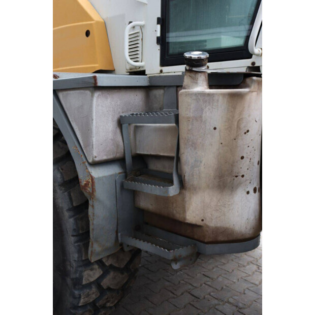 2003 ليبهير L538-44472715