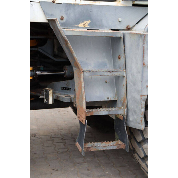 2003 ليبهير L538-44472716