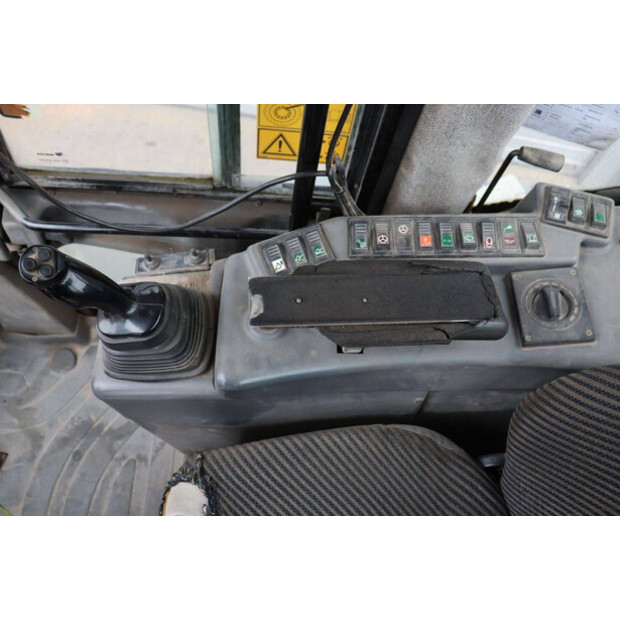 2003 ليبهير L538-44472722