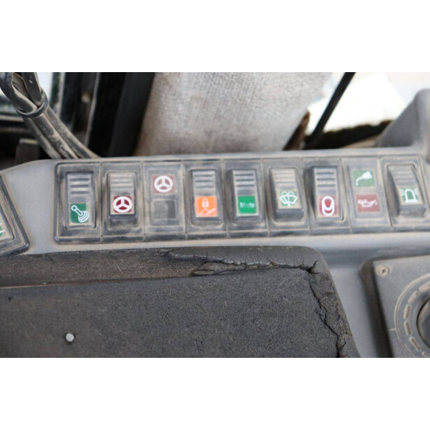 2003 ليبهير L538-44472724