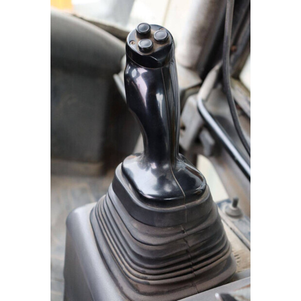 2003 ليبهير L538-44472726