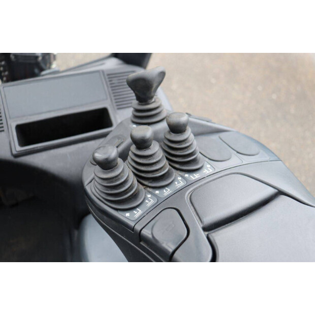 2020 ليندي E18PH-02-44472790