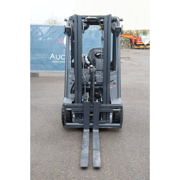 2018 ليندي E15-02-44472807