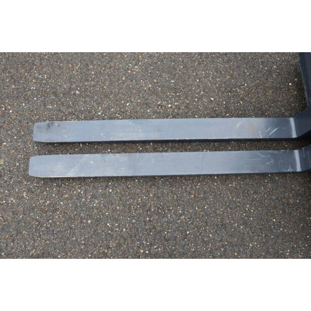 2018 ليندي E15-02-44472810