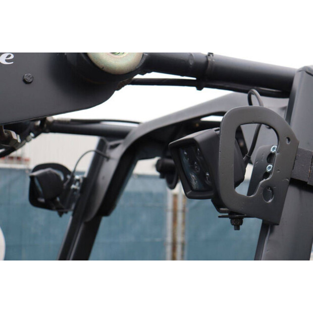 2018 ليندي E15-02-44472812