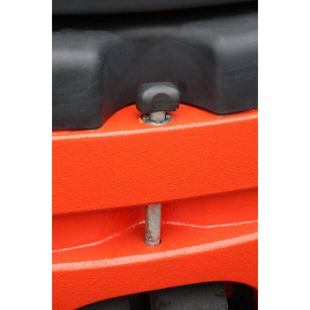 2018 ليندي E15-02-44472818