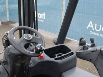 2018-linde-e15-02-1397429-44472823