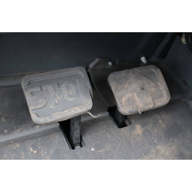 2018 ليندي E15-02-44472824