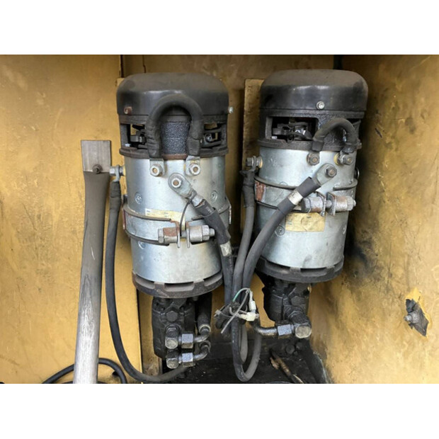 1996 جروف SM4688E-44473154