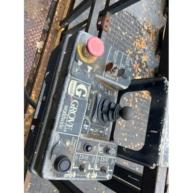 1996 جروف SM4688E-44473155