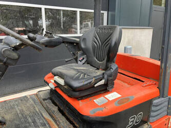 2009-toyota-7fbmf30-1397444-44473209