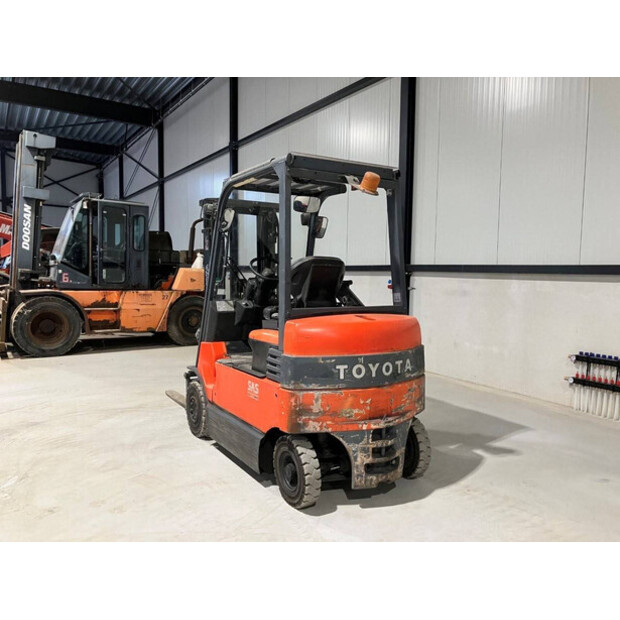 2011 تويوتا 7FBMF20-44473257