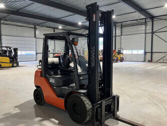 2008-toyota-02-8fg25-1397457-44473394