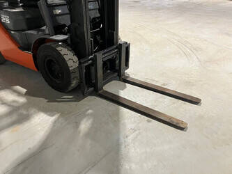 2008-toyota-02-8fg25-1397457-44473395