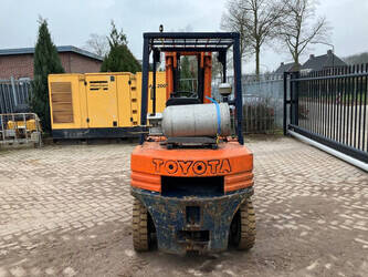 1990-toyota-42-5fgf-25-1397461-44473445