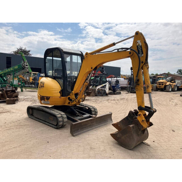 2003 جيه سي بي 8032-44473503