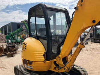 2003-jcb-8032-1397465-44473505