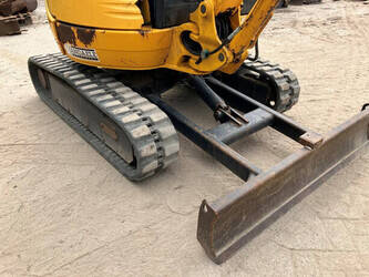 2003-jcb-8032-1397465-44473506