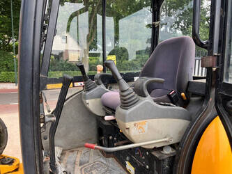 2003-jcb-8032-1397465-44473510