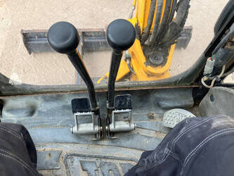 2003-jcb-8032-1397465-44473512