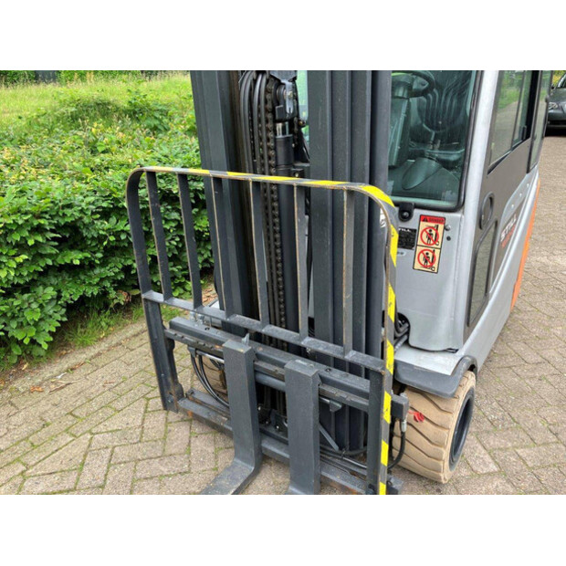 2017 Still R20-20-44473600