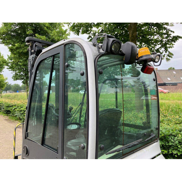 2017 Still R20-20-44473606