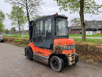 2008-toyota-7fbmf40-1397476-44473693