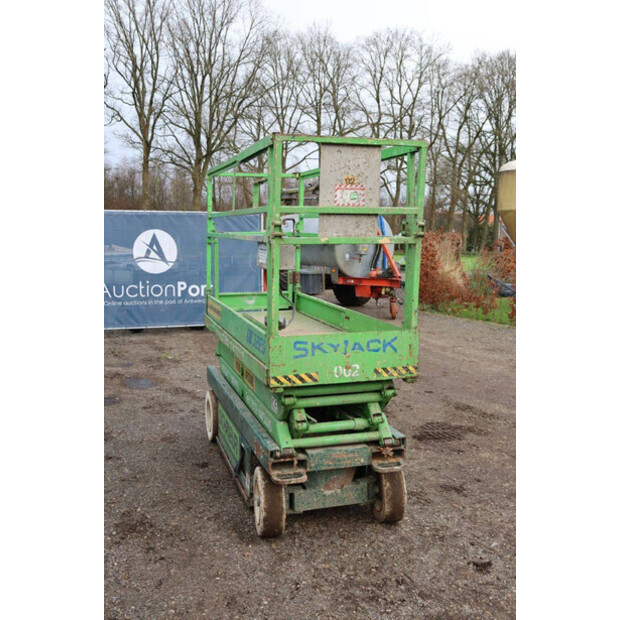 1998 SkyJack SJ 3220-44473820