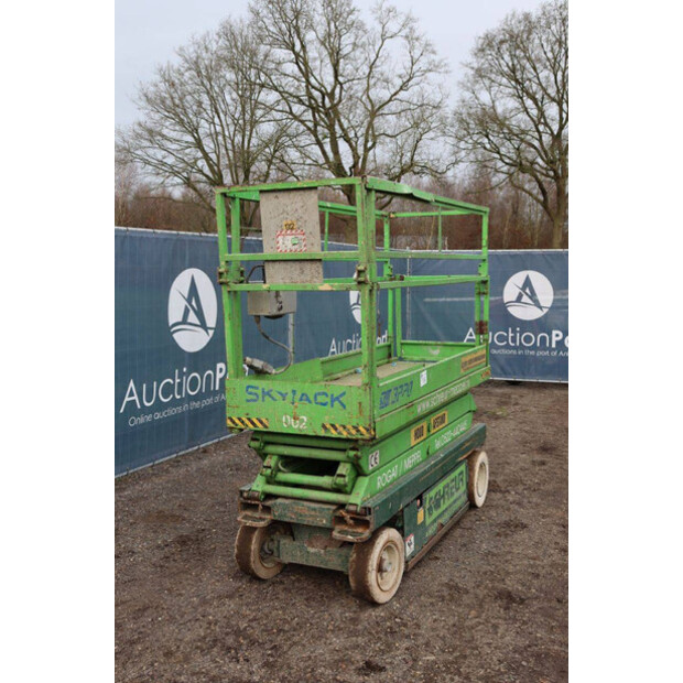 1998 SkyJack SJ 3220-44473822