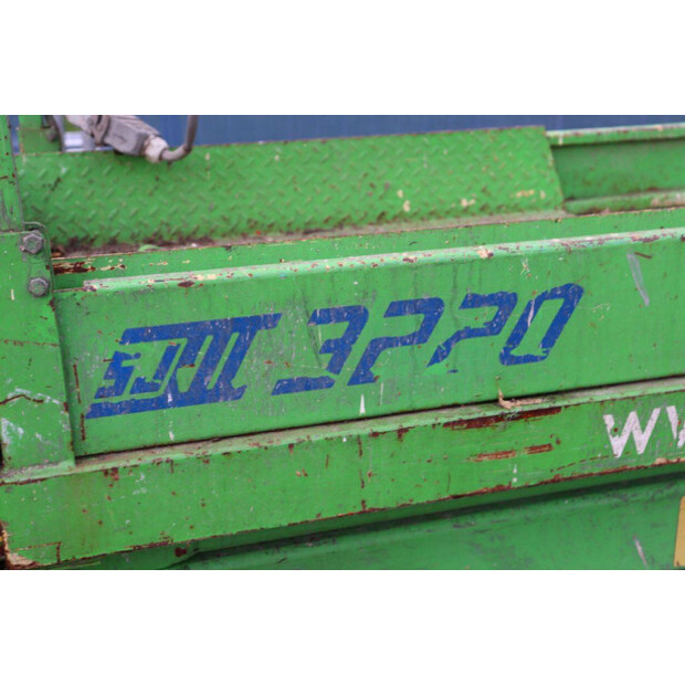 1998 SkyJack SJ 3220-44473827