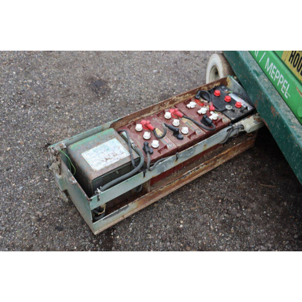 1998 SkyJack SJ 3220-44473834