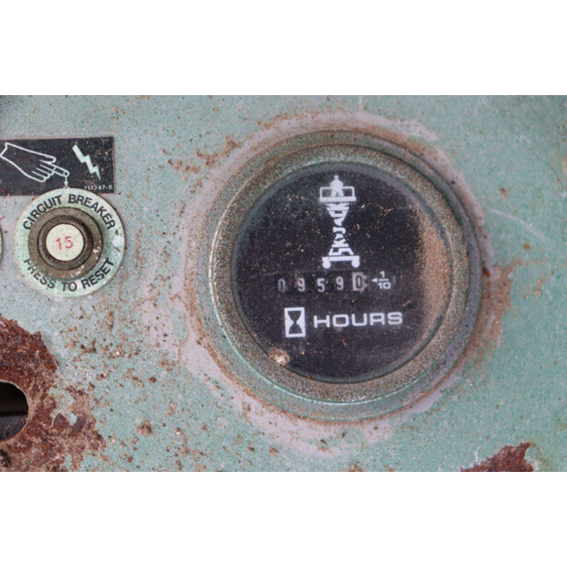 1998 SkyJack SJ 3220-44473837